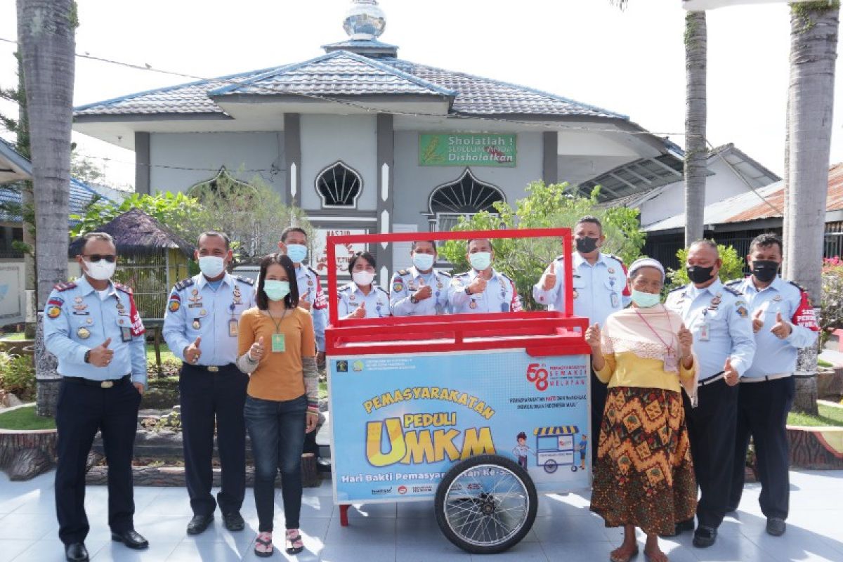 Lapas Tebing Tinggi bantu  UMKM warga melalui gerobak usaha