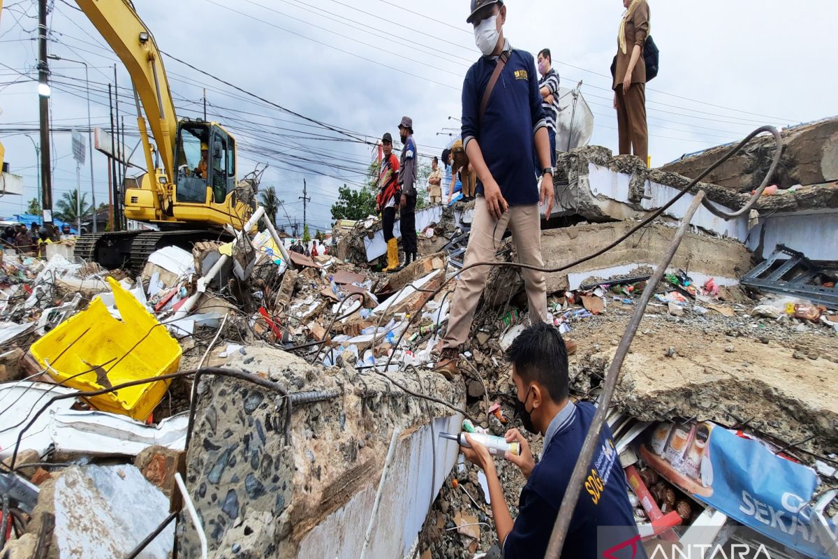 Polisi buka penyelidikan ambruknya minimarket di Banjar