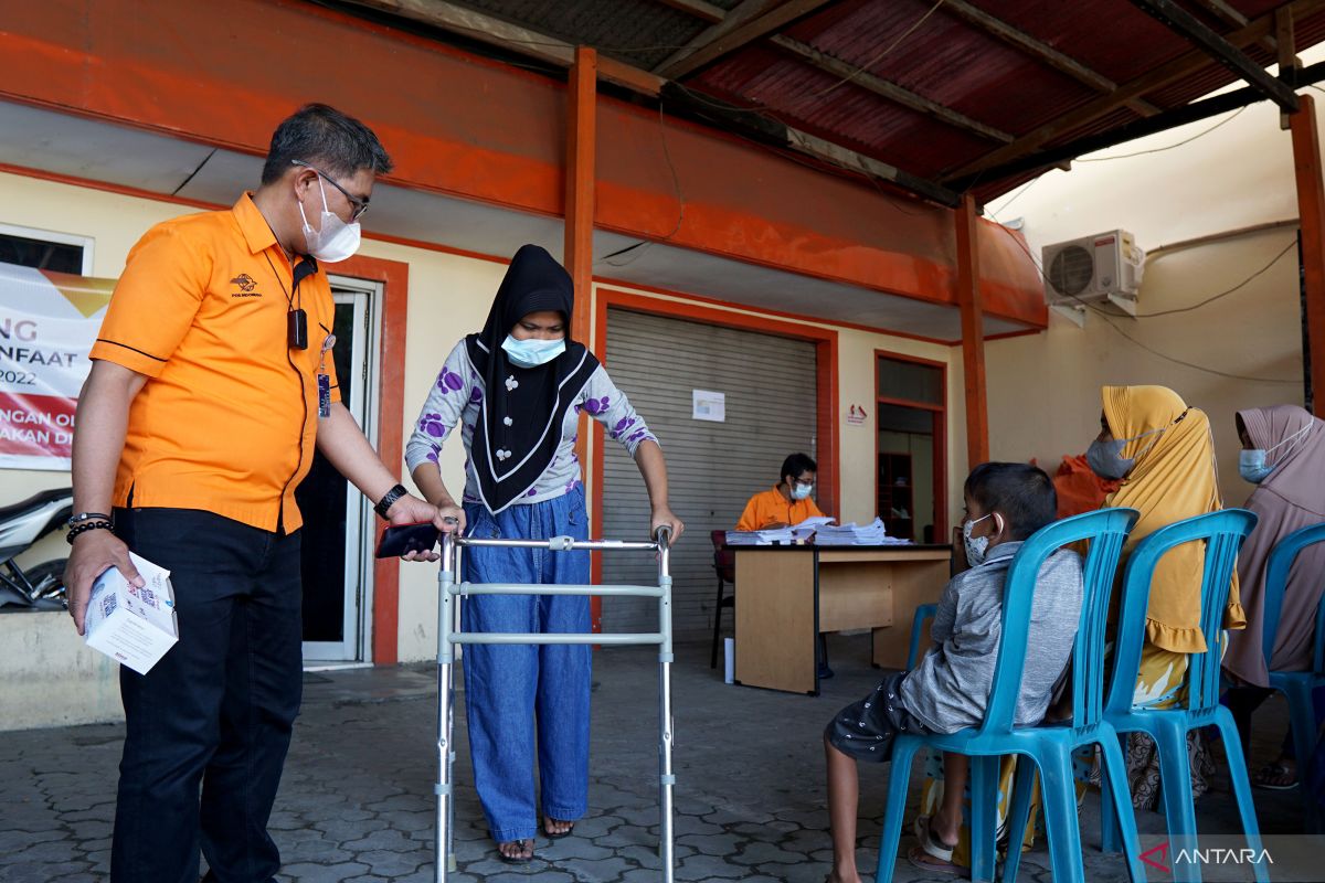 PT Pos Gorontalo salurkan BLT minyak goreng bagi 112.019 KPM