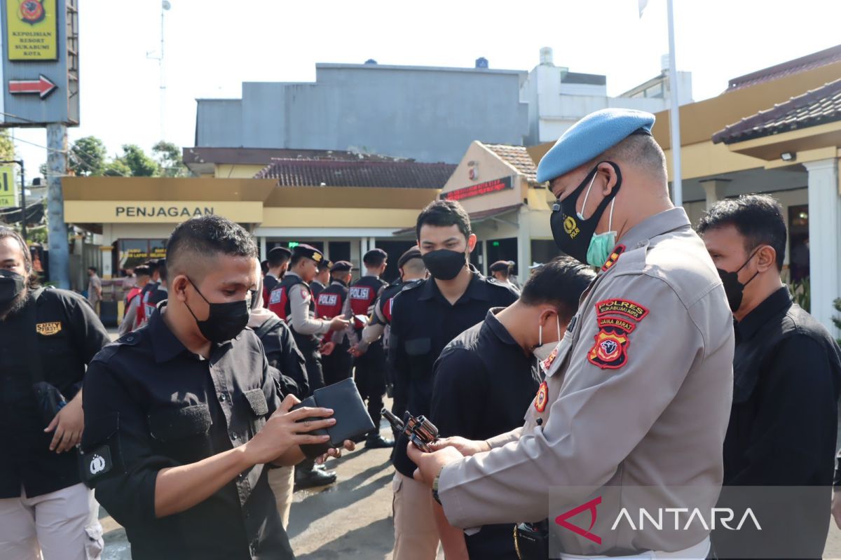 Propam periksa sejumlah personel Polres Sukabumi Kota jelang Operasi Ketupat