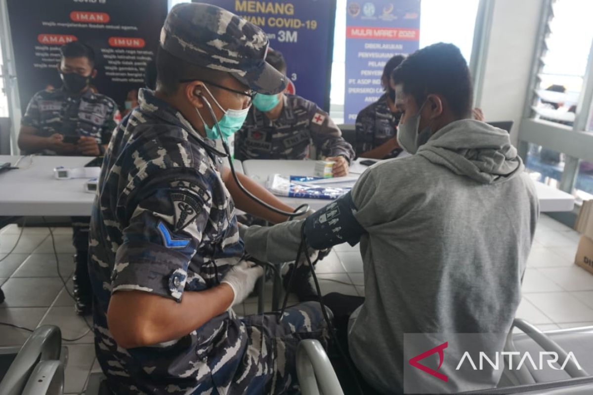 Lantamal Ambon gelar vaksinasi di jalur mudik Lebaran, realisasi serbuan vaksinasi maritim