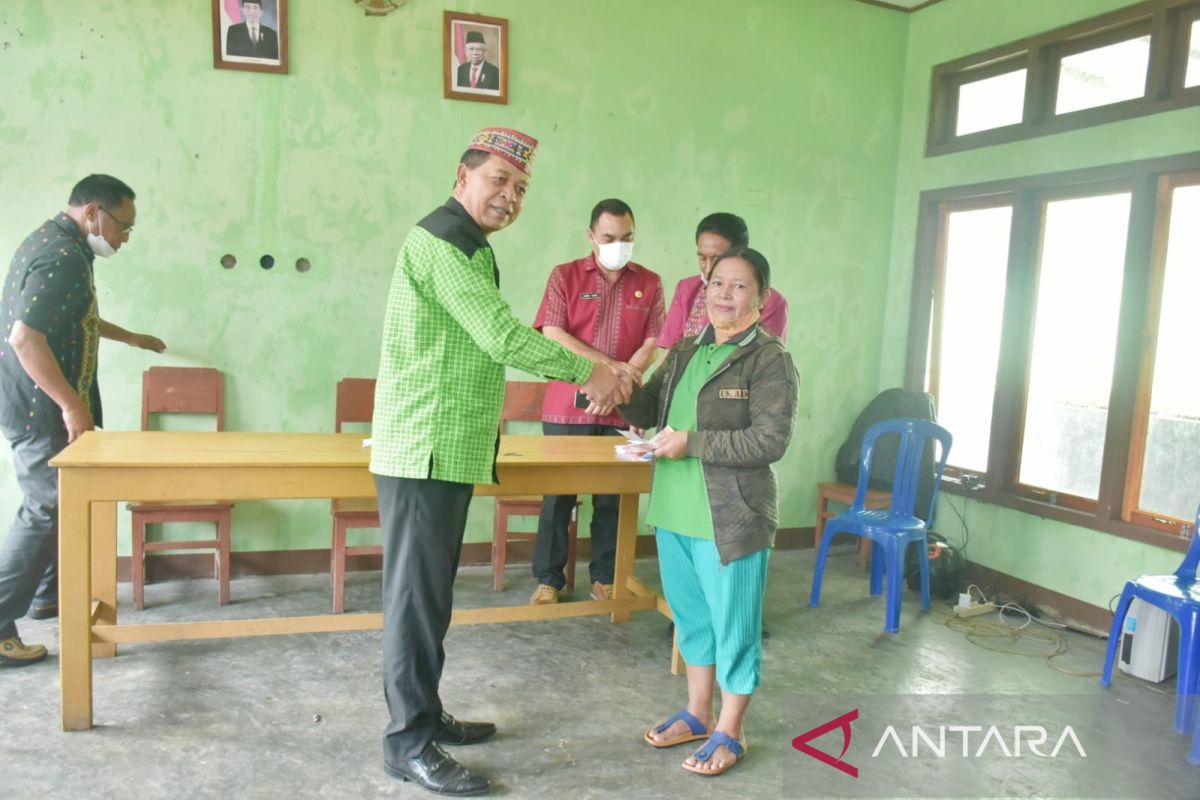 Pemkab Manggarai mulai distribusi BLT minyak goreng