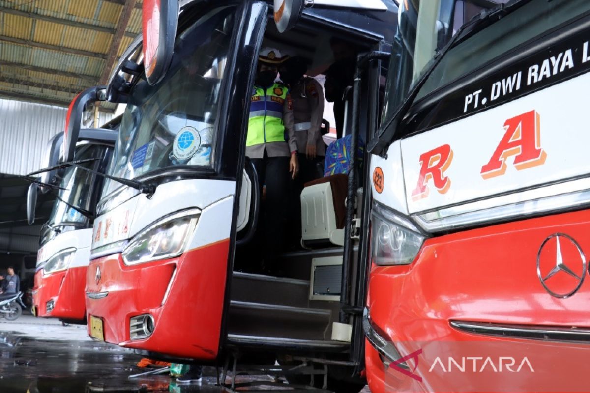 Kapolres : 121 armada bus di Sukoharjo laik jalan