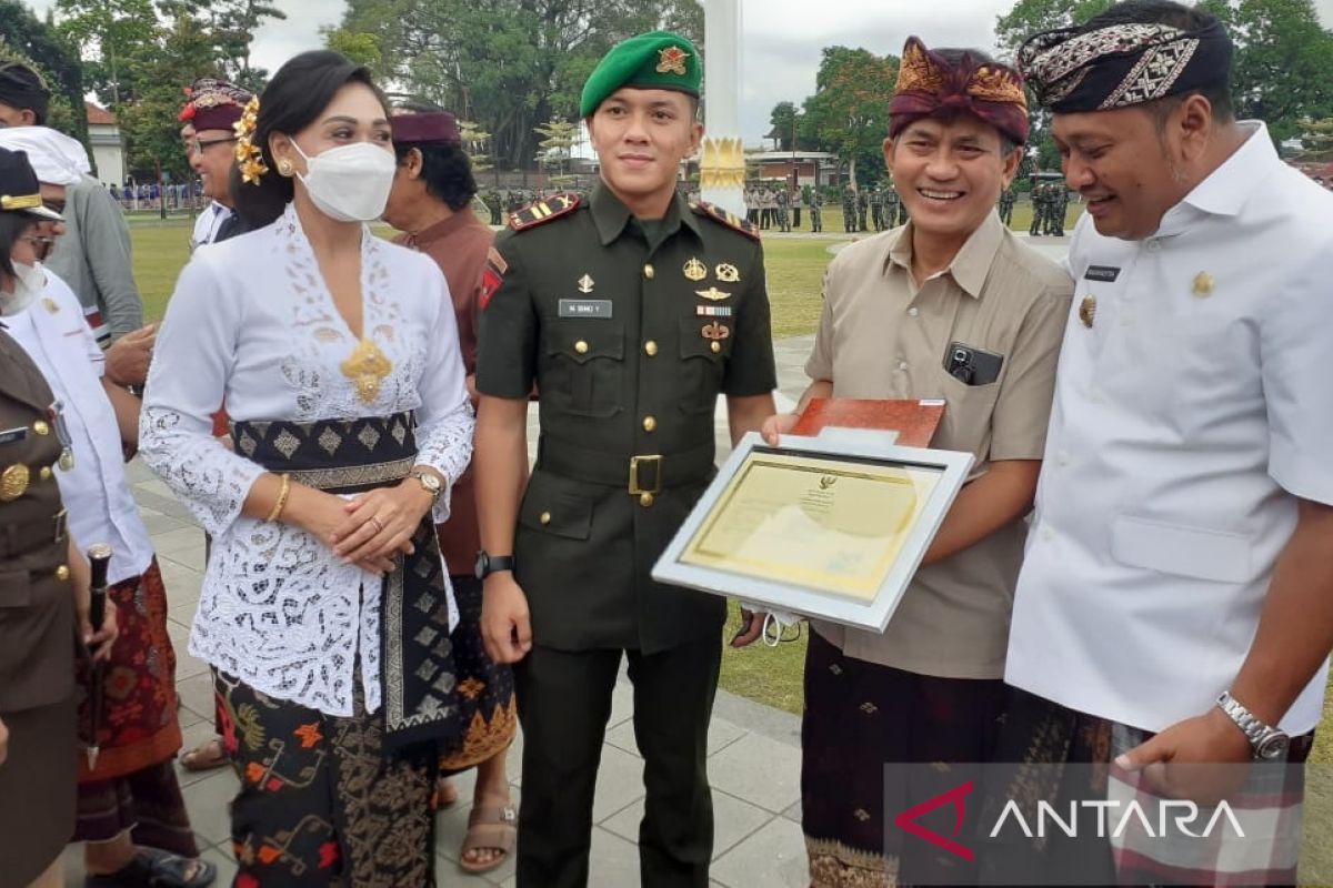 Bupati beri penghargaan para seniman pada puncak HUT ke-251 Kota Gianyar