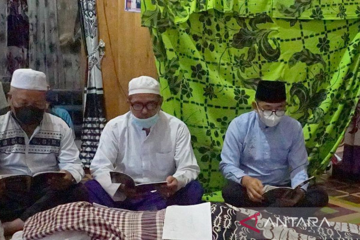 Wabup HSS melayat ke rumah duka korban robohnya bangunan Alfamart