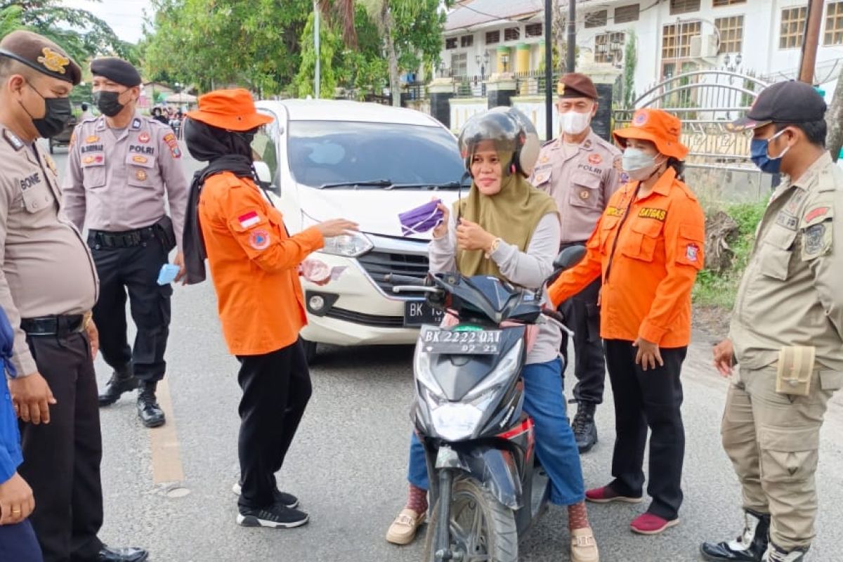 Polres Tanjungbalai gelar Operasi Yustisi ajak warga vaksinasi