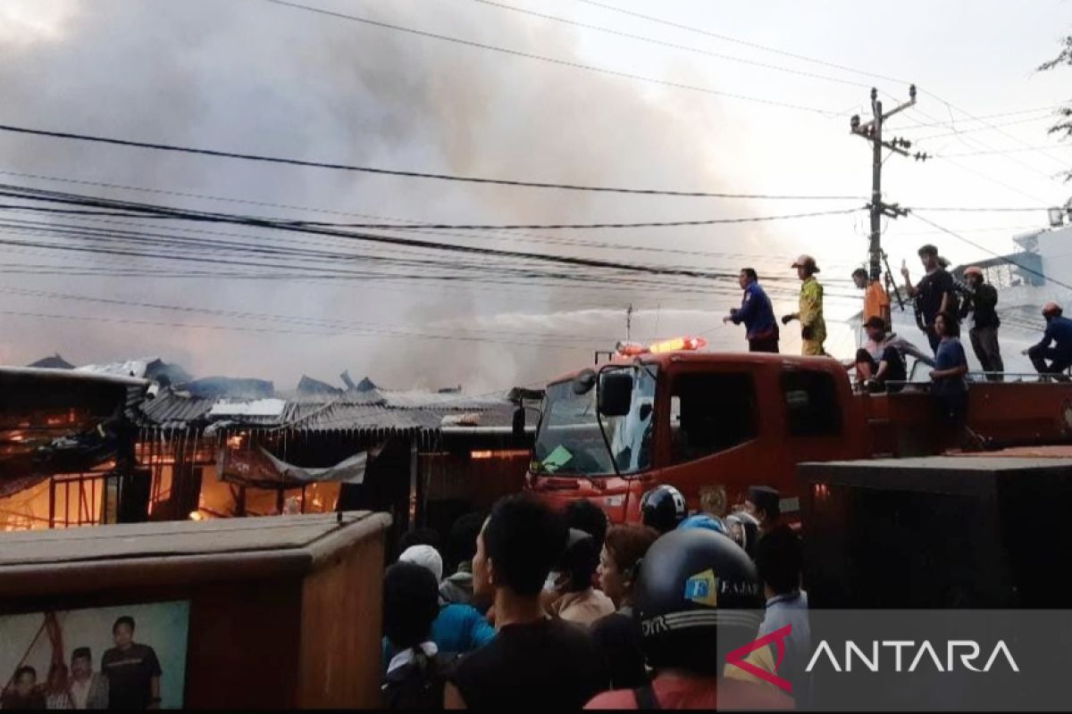 36 rumah Asrama Polisi Perintis Makassar terbakar