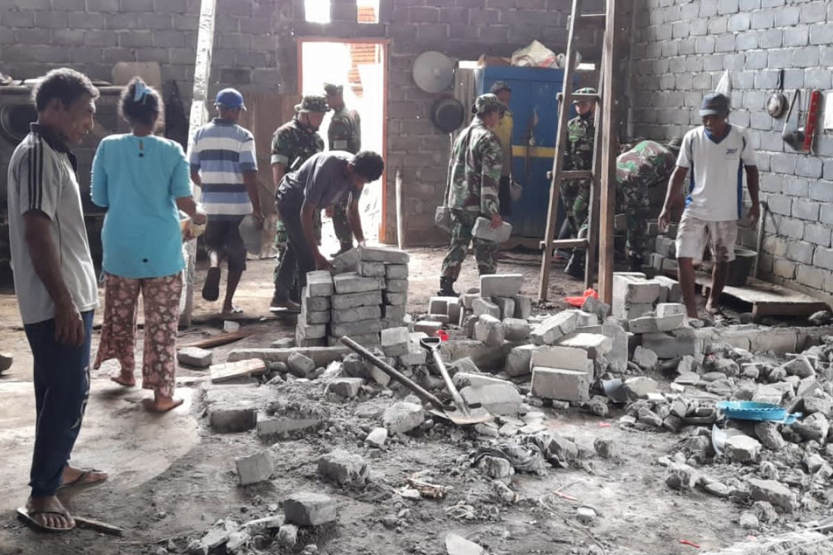 BPBD: Warga korban gempa Halmahera Utara mengungsi ke rumah keluarga
