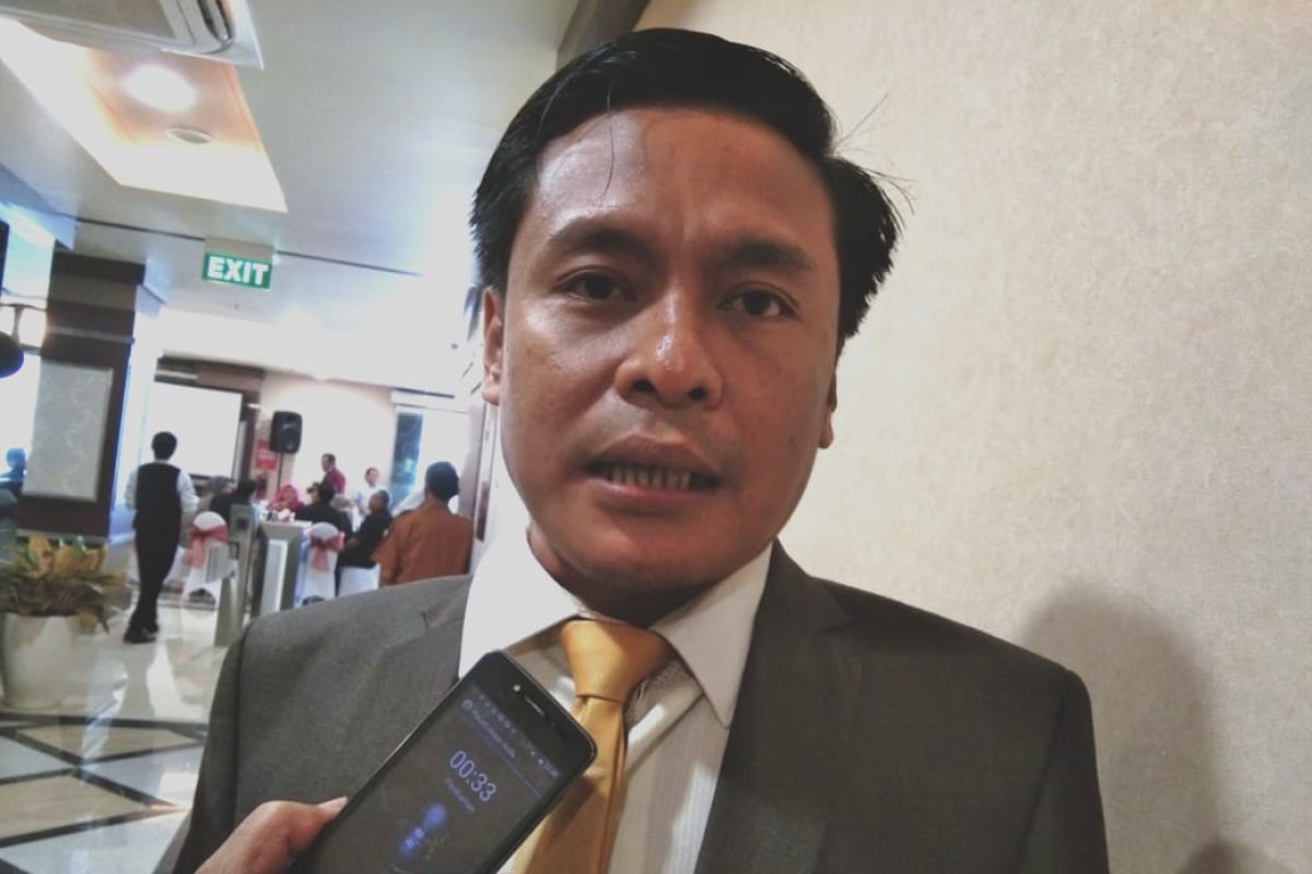 Fraksi Golkar minta pengusaha di Kota Surabaya berikan THR tepat waktu