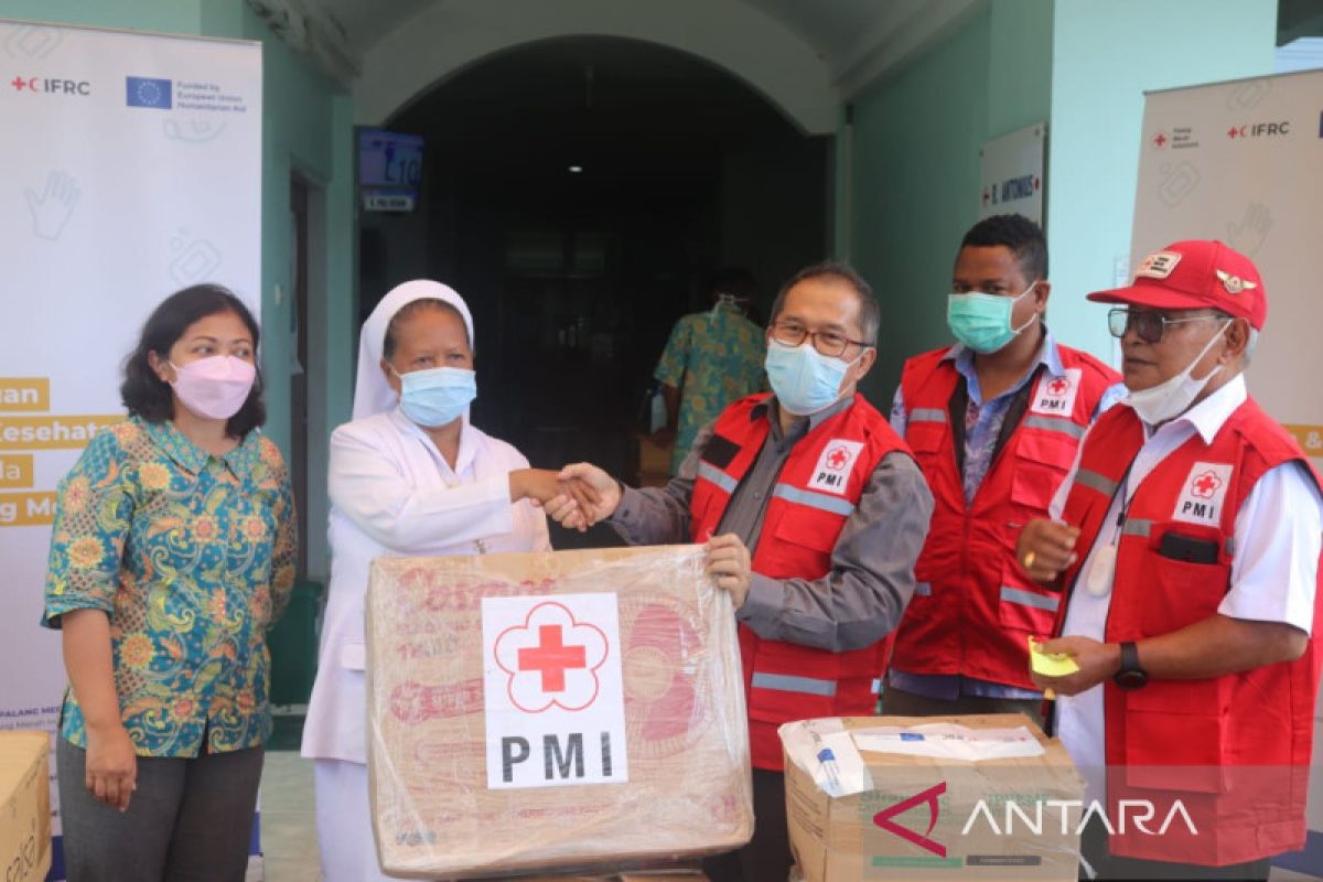 PMI Kota Kupang bantu alat kesehatan untuk rumah sakit