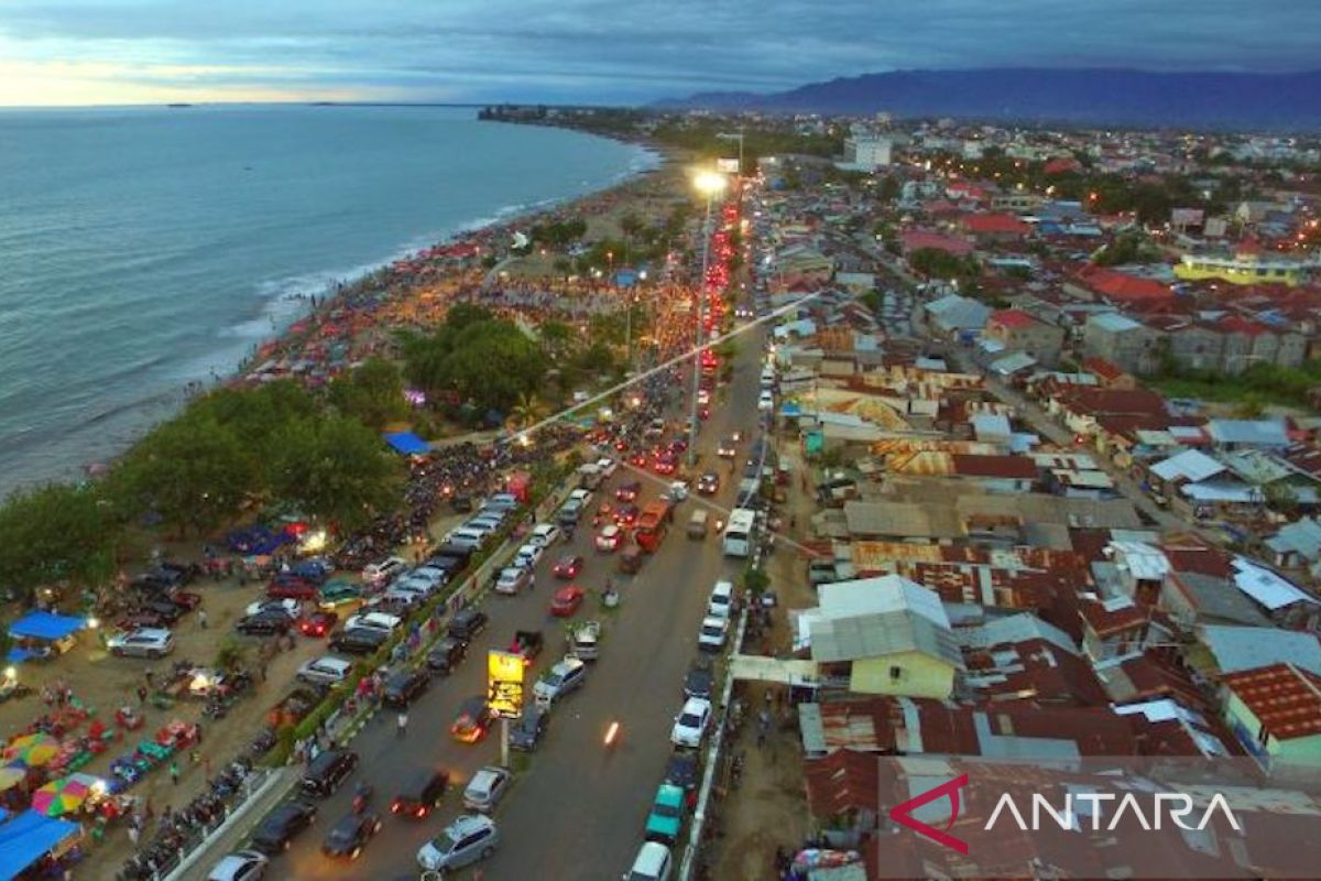 Dishub larang bus wisata parkir di Pantai Padang selama libur Lebaran