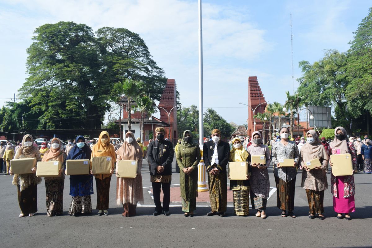 Hari Kartini, Bupati Mojokerto ajak ASN berkarya dan tingkatkan kinerja untuk bangsa