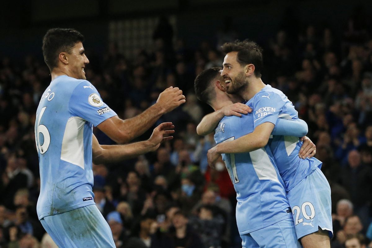Man City kembali ke puncak klasemen setelah gilas Brighton 3-0