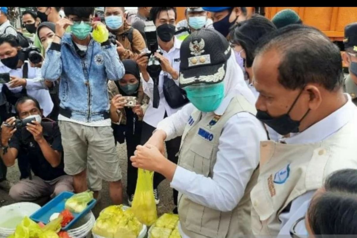 Pemkot Palembang turunkan tim awasi pasar parsel Lebaran