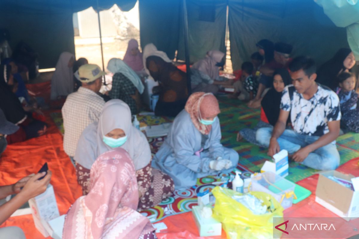 Penyakit ISPA mulai serang korban gempa di pengungsian Simpang Timbo Abu Talamau Pasbar