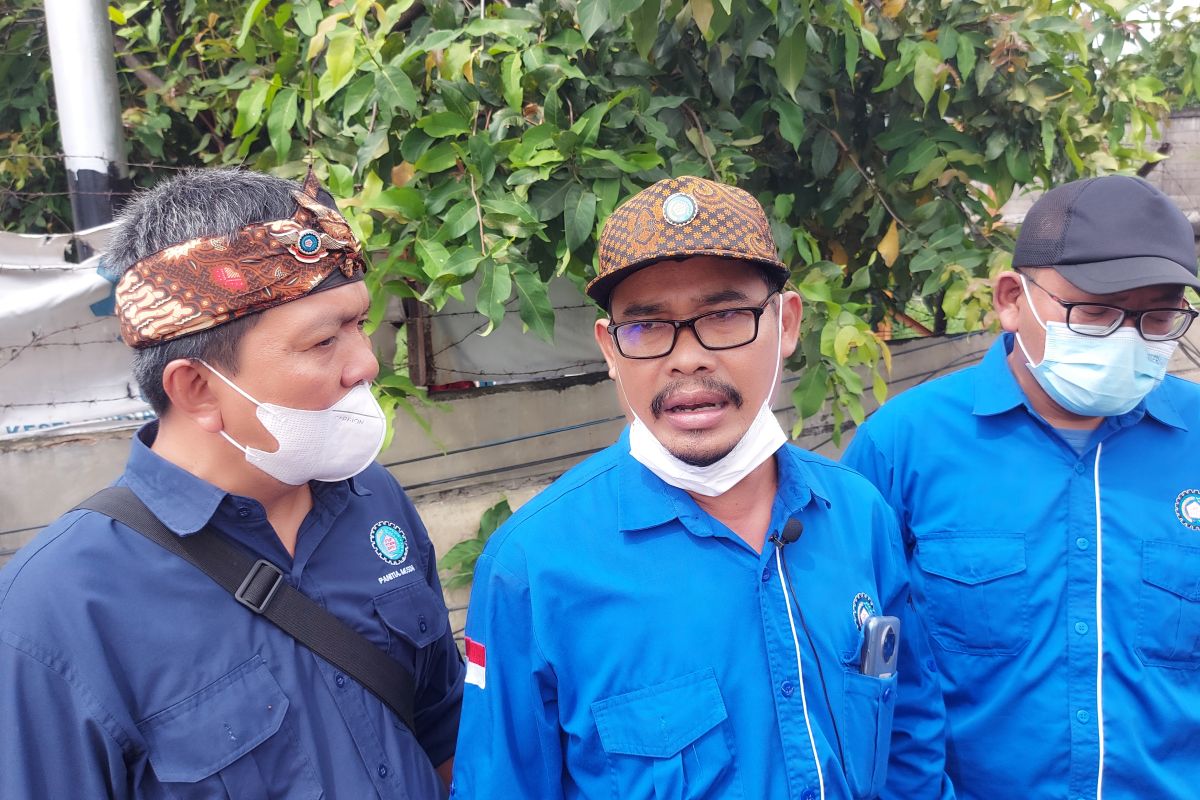 Demo buruh juga padati akses menuju Pelabuhan Tanjung Priok