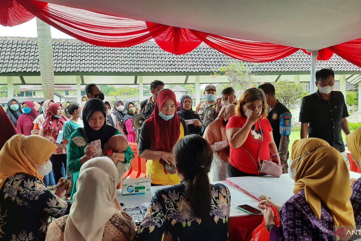 Pemkab Tangerang tekan harga kebutuhan di pasaran melalui bazar
