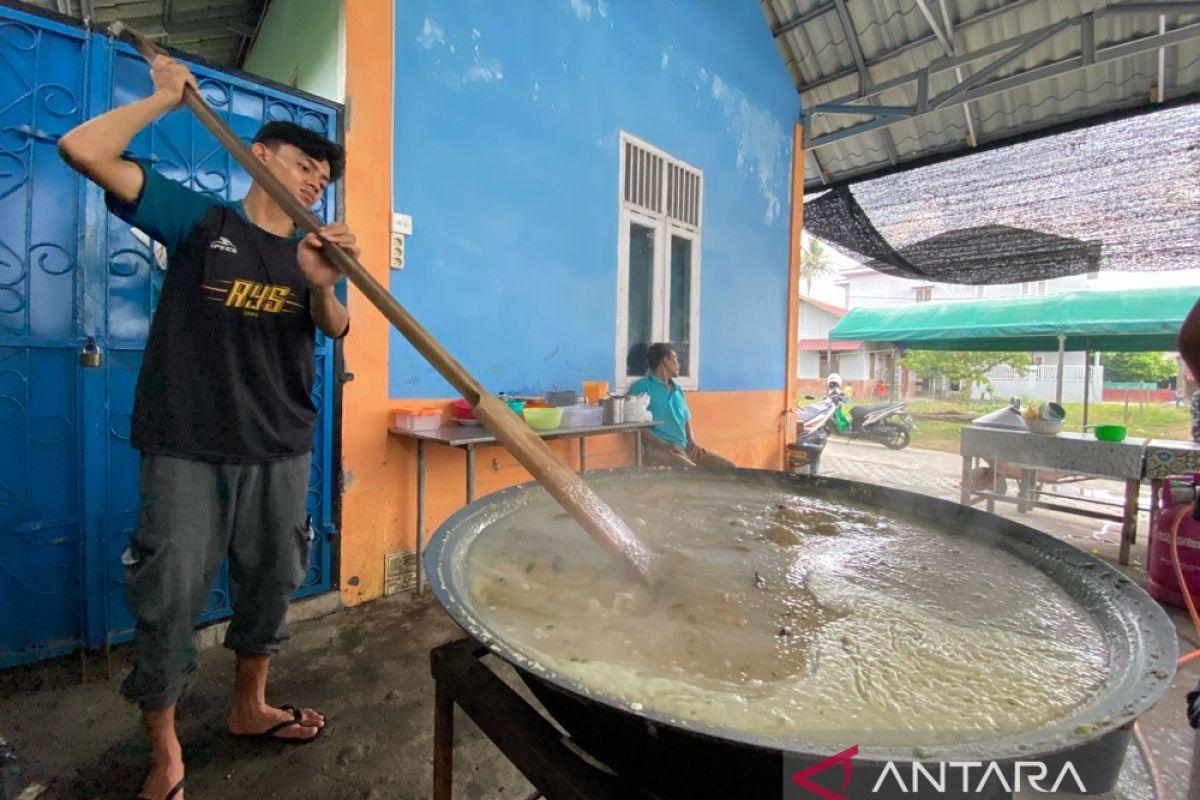 Merawat tradisi menyajikan kanji rumbi selama Ramadhan di Aceh