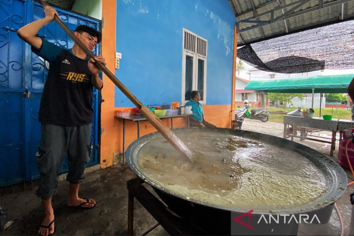 Merawat tradisi menyajikan kanji rumbi selama Ramadhan di Aceh