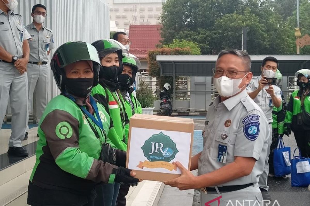 Jasa Raharja salurkan bantuan melalui pengiriman paket Driver Perempuan di Hari Kartini