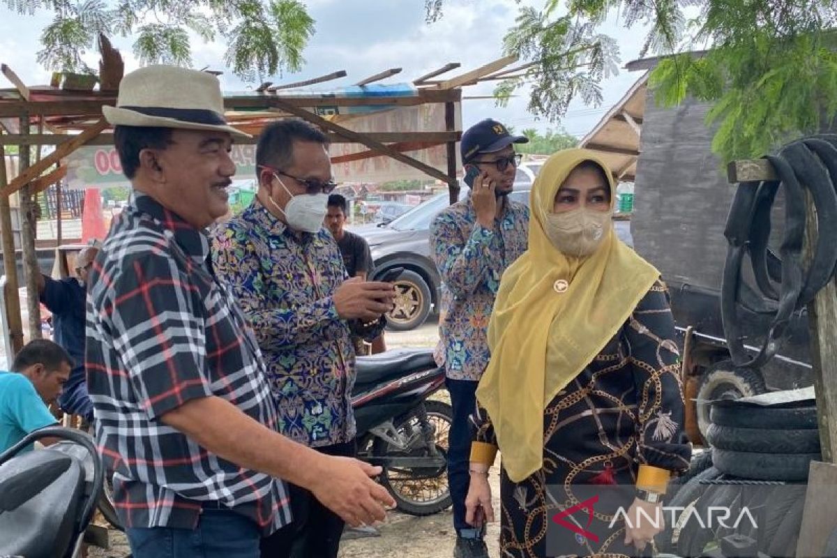 Bangun drainase di tengah jalan, Anggota DPRD Riau minta pengerjaannya dihentikan