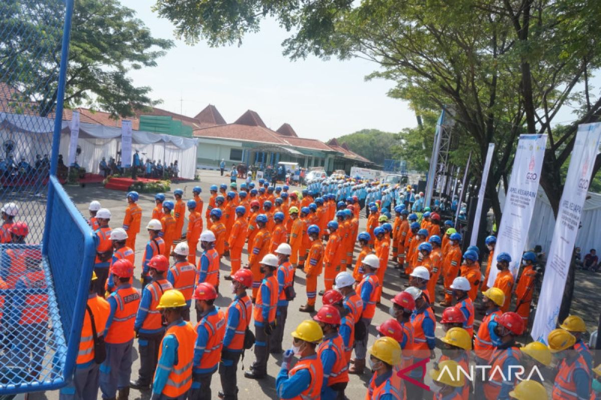 PLN Sulselrabar siagakan 2.413 personel jaga pasokan listrik jelang Lebaran