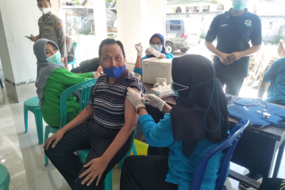 Kolaborasi TNI-Polri dan PCNU Lombok Tengah percepat vaksinasi penguat