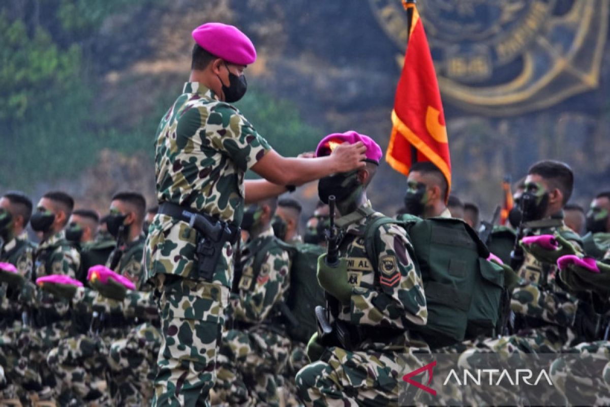 Ratusan bintara TNI AL terima baret ungu Marinir