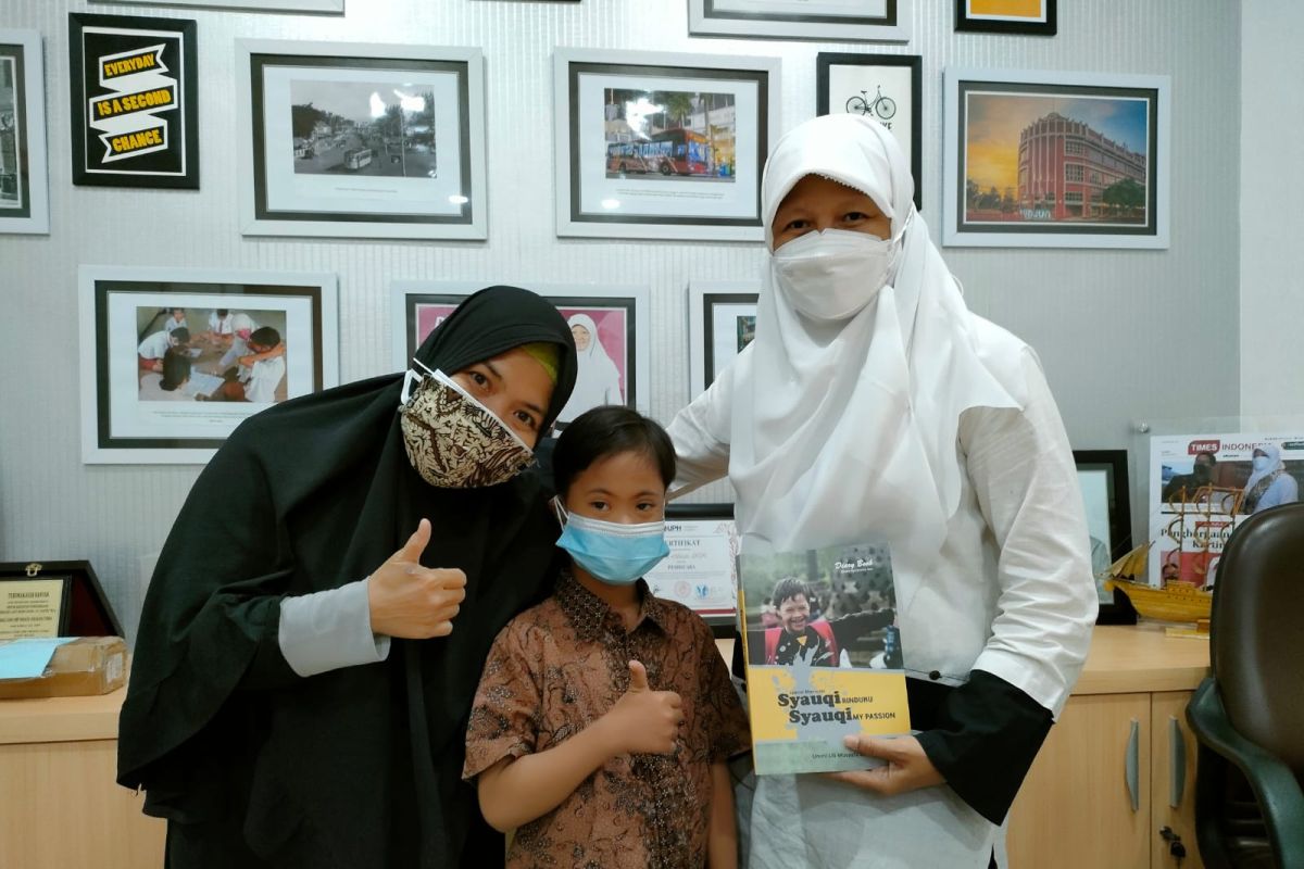 Peran dan kontribusi perempuan dalam pembangunan Kota Surabaya menuai pujian