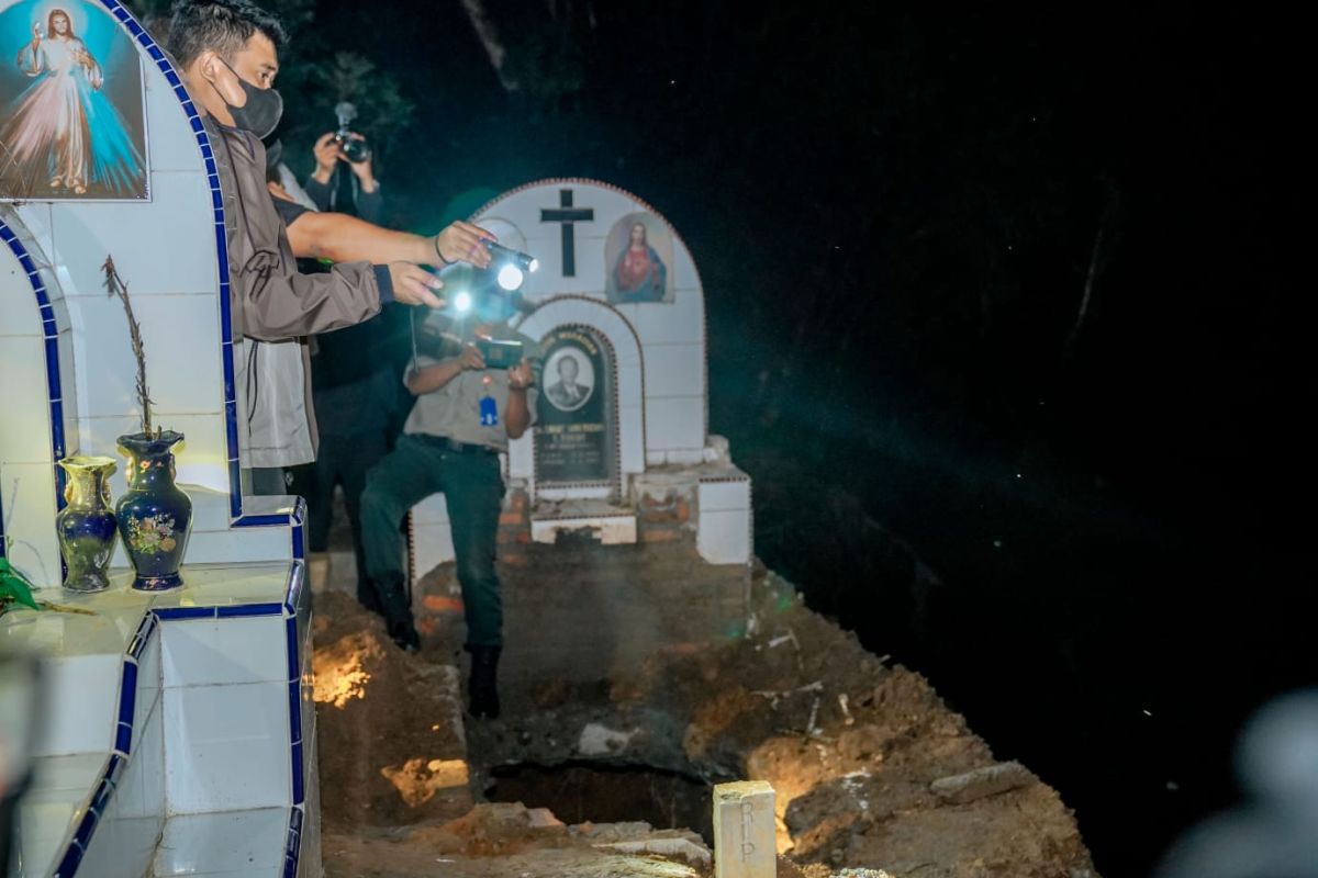 20 makam di TPU Kristen Medan rusak terdampak longsor arus sungai