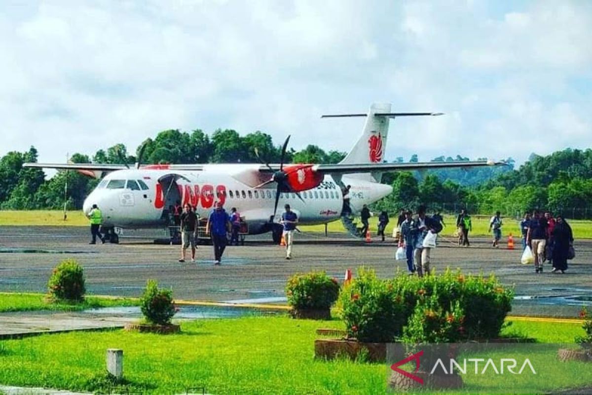 Bandara Simeulue wajibkan penumpang sudah divaksin COVID-19
