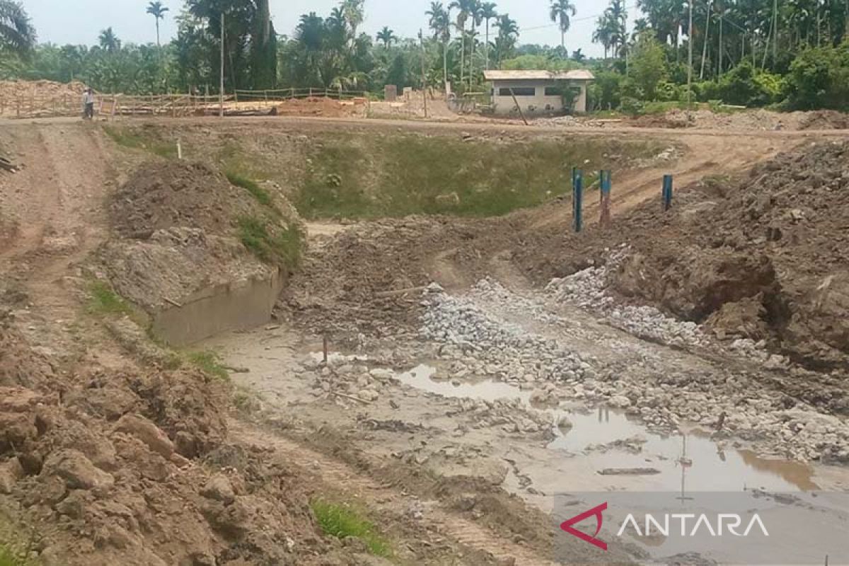 Wakil Bupati sesalkan lambatnya perbaikan irigasi di Aceh Utara
