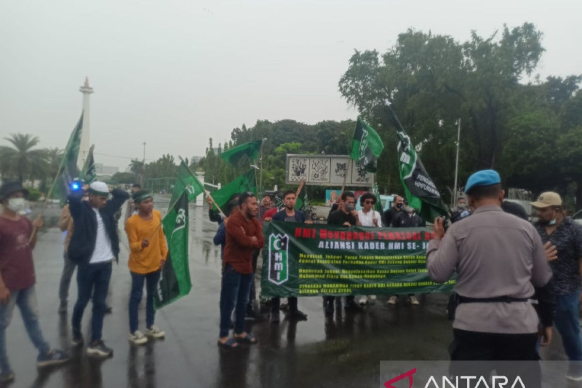 Aksi HMI tak lebih satu jam, dua orang ditangkap polisi