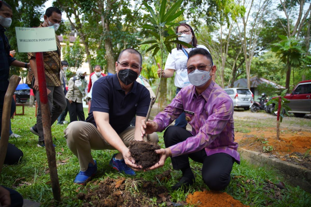 Edi Kamtono tanam pohon peringati Hari Bumi Sedunia