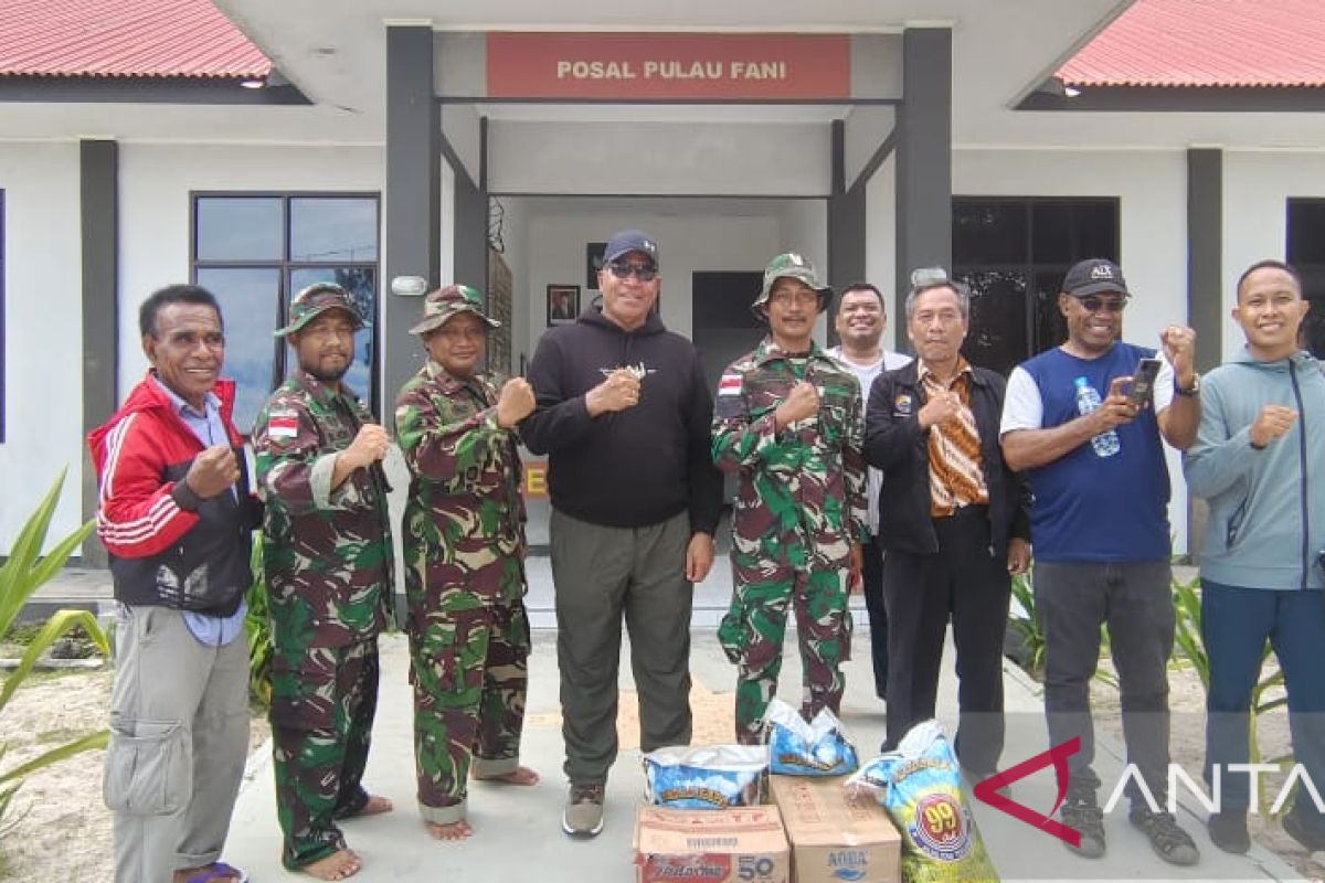 Deputi BNNP tinjau potensi perikanan pulau terluar di Papua Barat