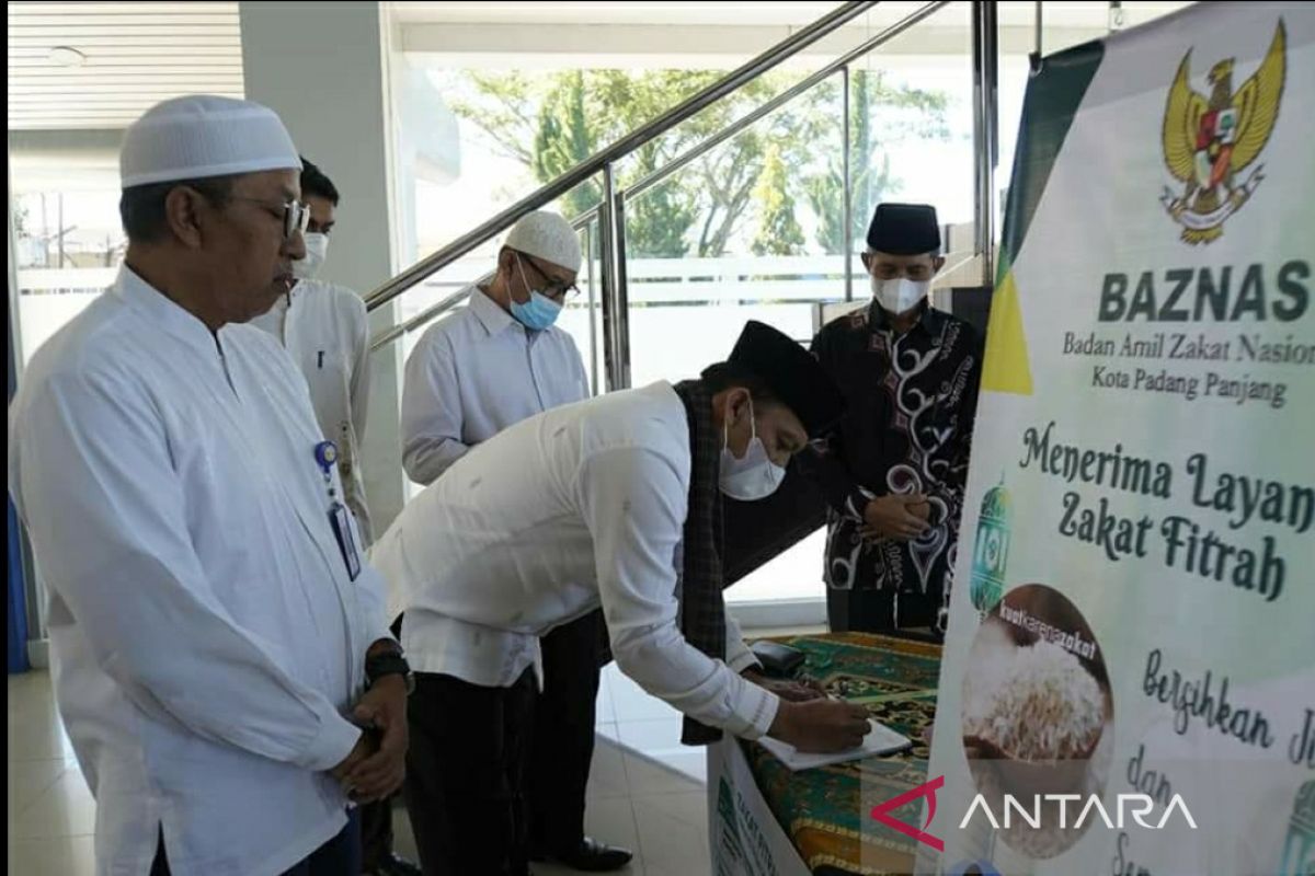Baznas Padang Panjang buka pojok zakat Fitrah di enam lokasi