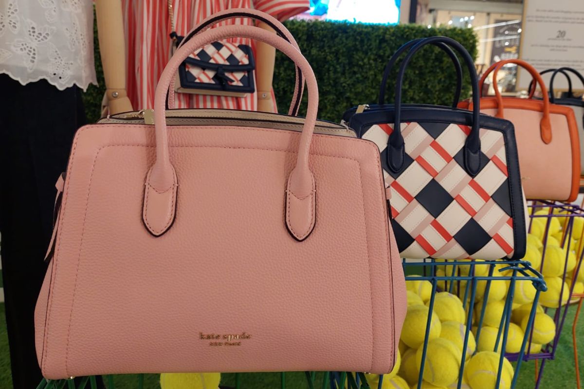 Kate Spade pamerkan koleksi musim semi 2022 di pop up store