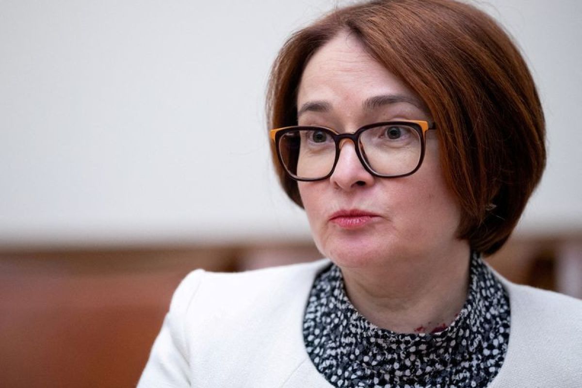 Ketua bank sentral Rusia Nabiullina hadapi krisis di masa jabatan baru