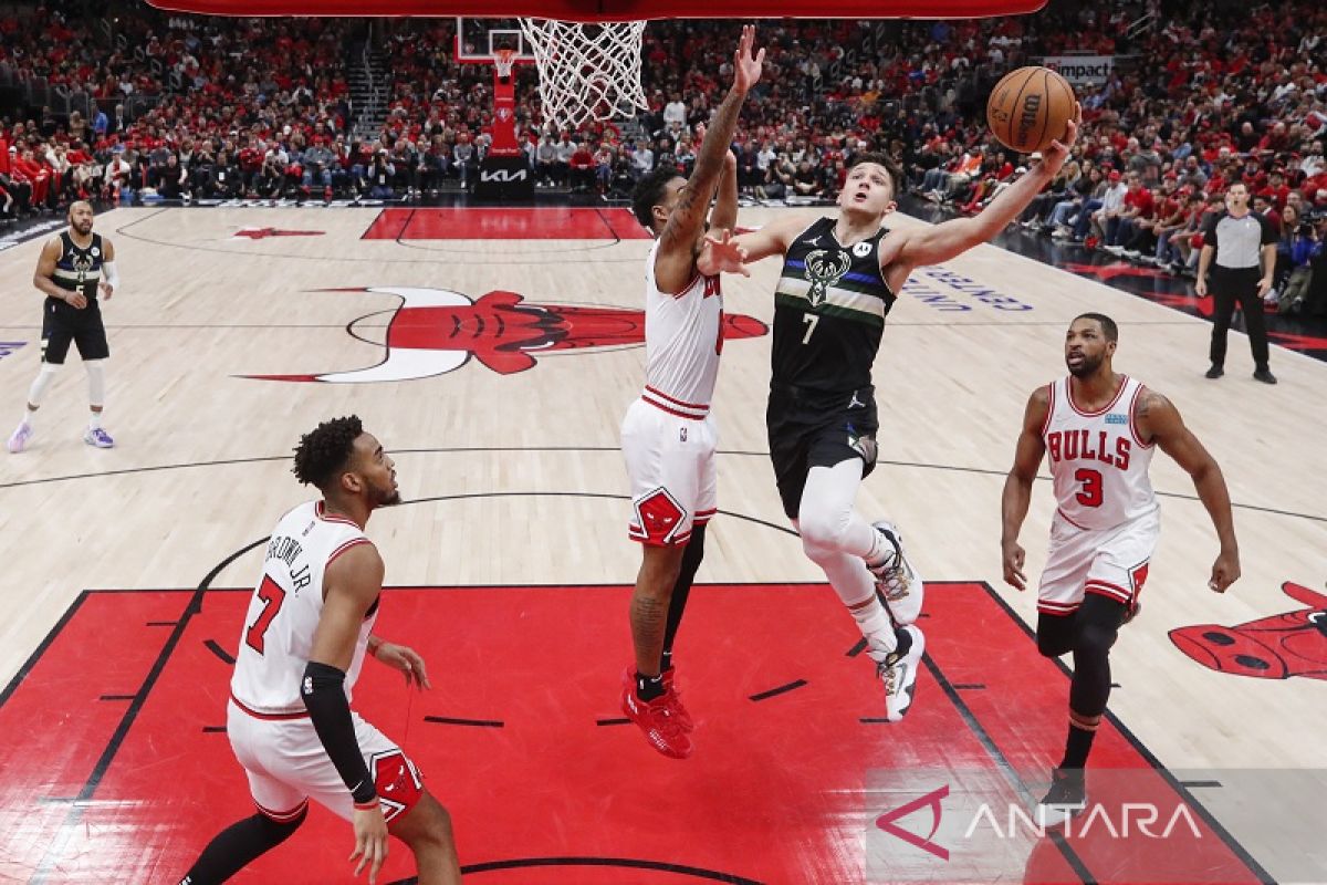 Bucks rebut Gim 3 demi ungguli Bulls 2-1