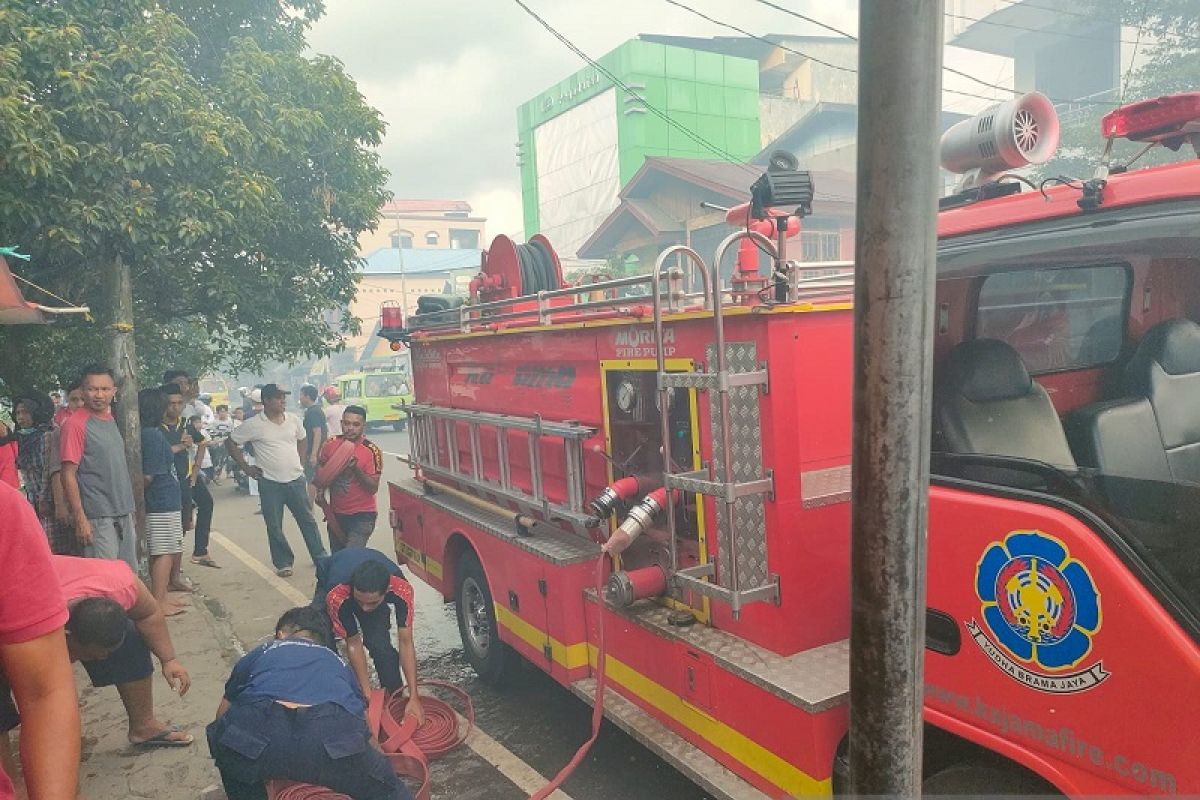 Polisi selidiki satu rumah warga terbakar di Ambon