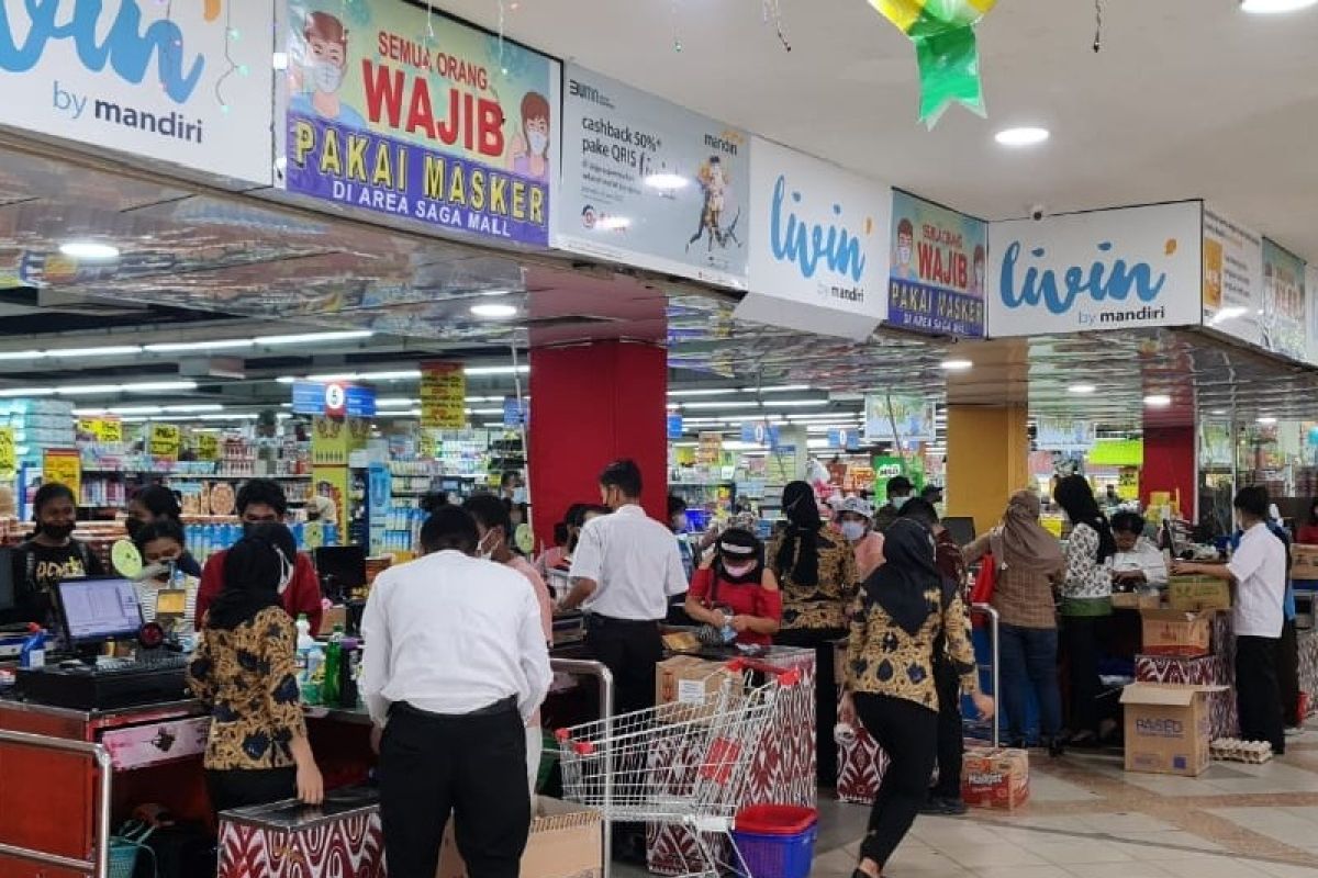 Warga Jayapura mulai padati pusat perbelanjaan jelang Idul Fitri