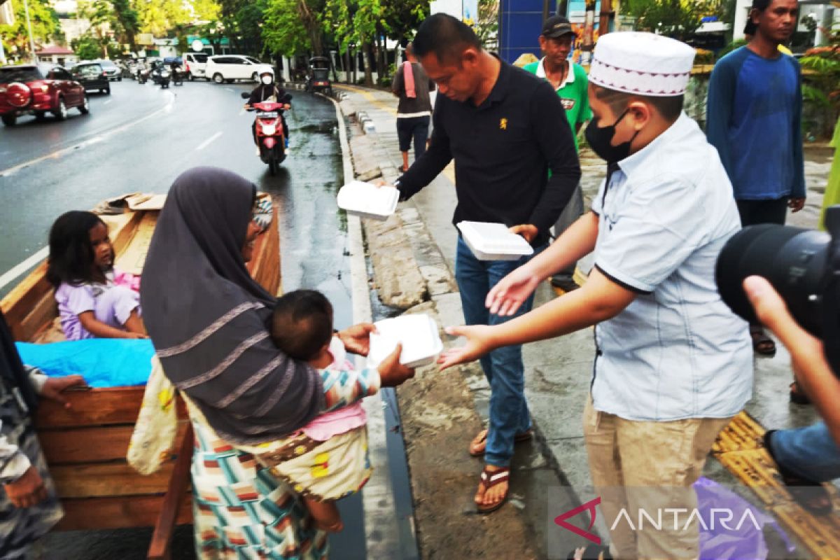 Kapolresta Banjarmasin terus berbagi bantu masyarakat berbuka puasa