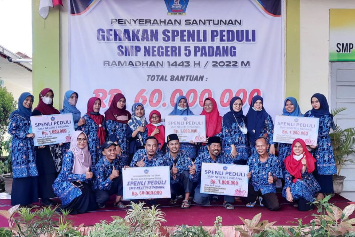 Sambut Idul Fitri, SMP Negeri 5 Padang bagikan santunan Rp62 juta