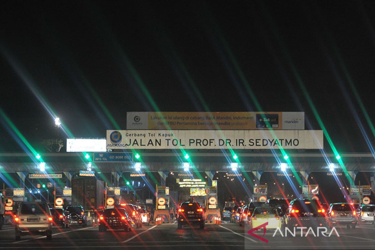 Uji coba ganjil genap di jalan tol mulai Senin