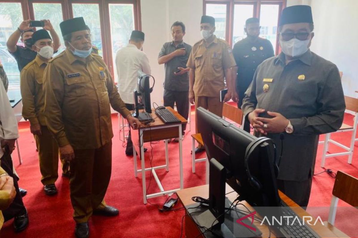 Pemkab Aceh Barat menggratiskan les empat bahasa asing bagi warganya