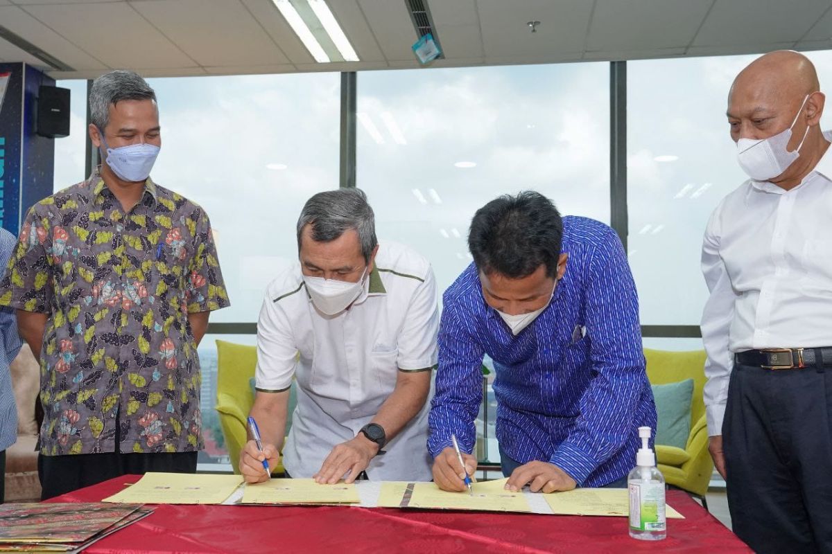 Ditandatangani Gubri, BP Batam resmi kelola Gedung Pusat Promosi se-Sumatera di Batam