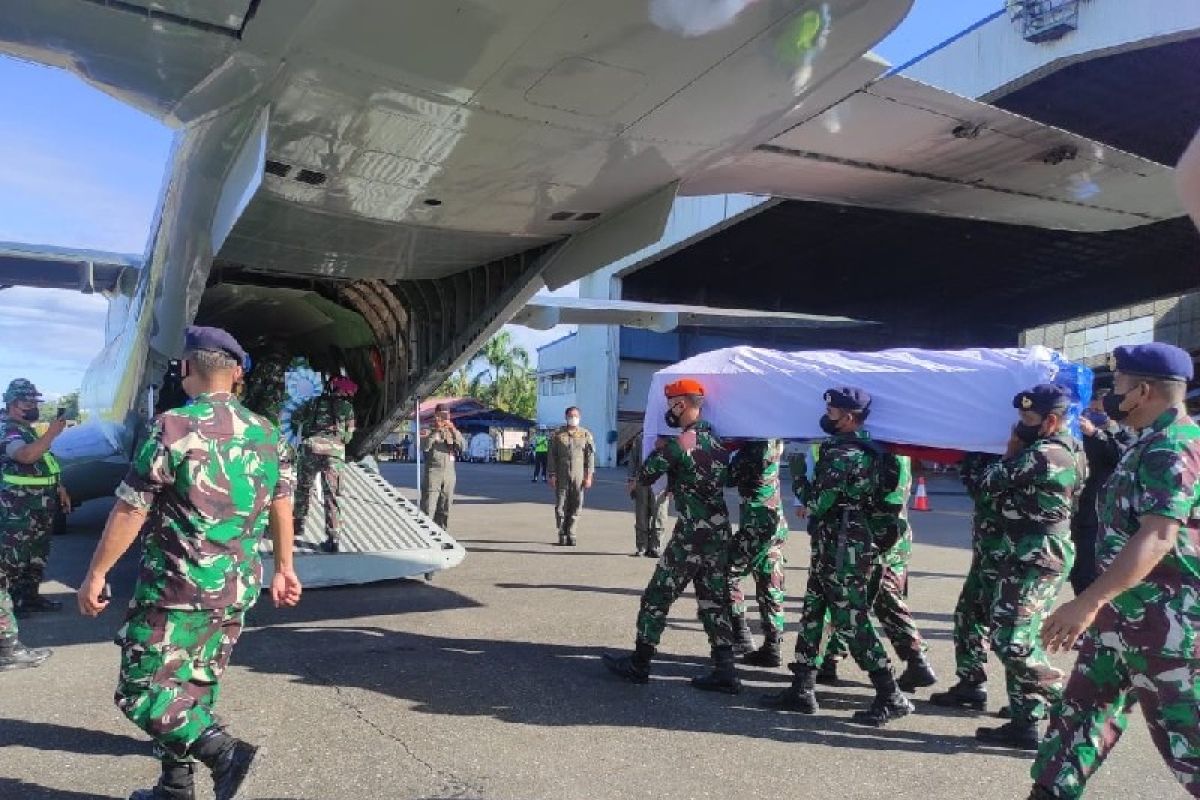 Korban penembakan KSB di Papua diterbangkan ke Surabaya