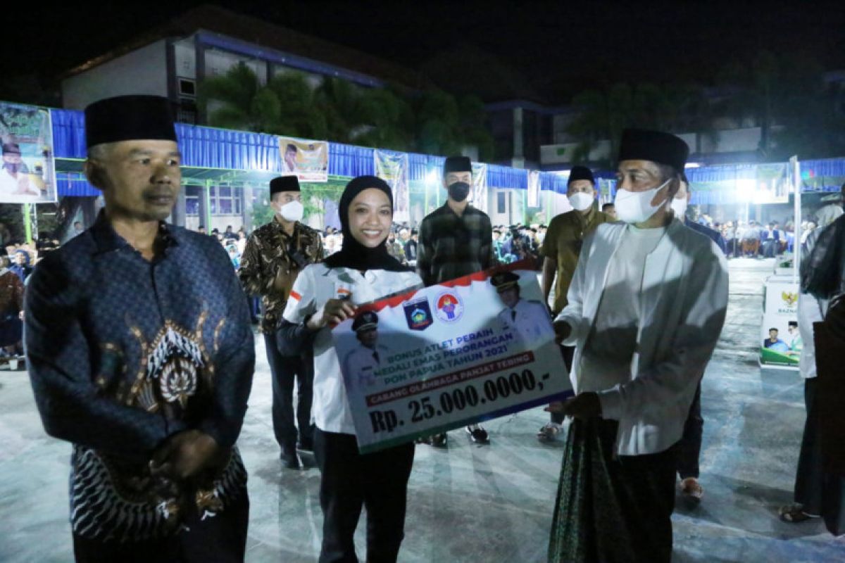 Pemkab Lombok Tengah berikan bonus atlet PON peraih medali