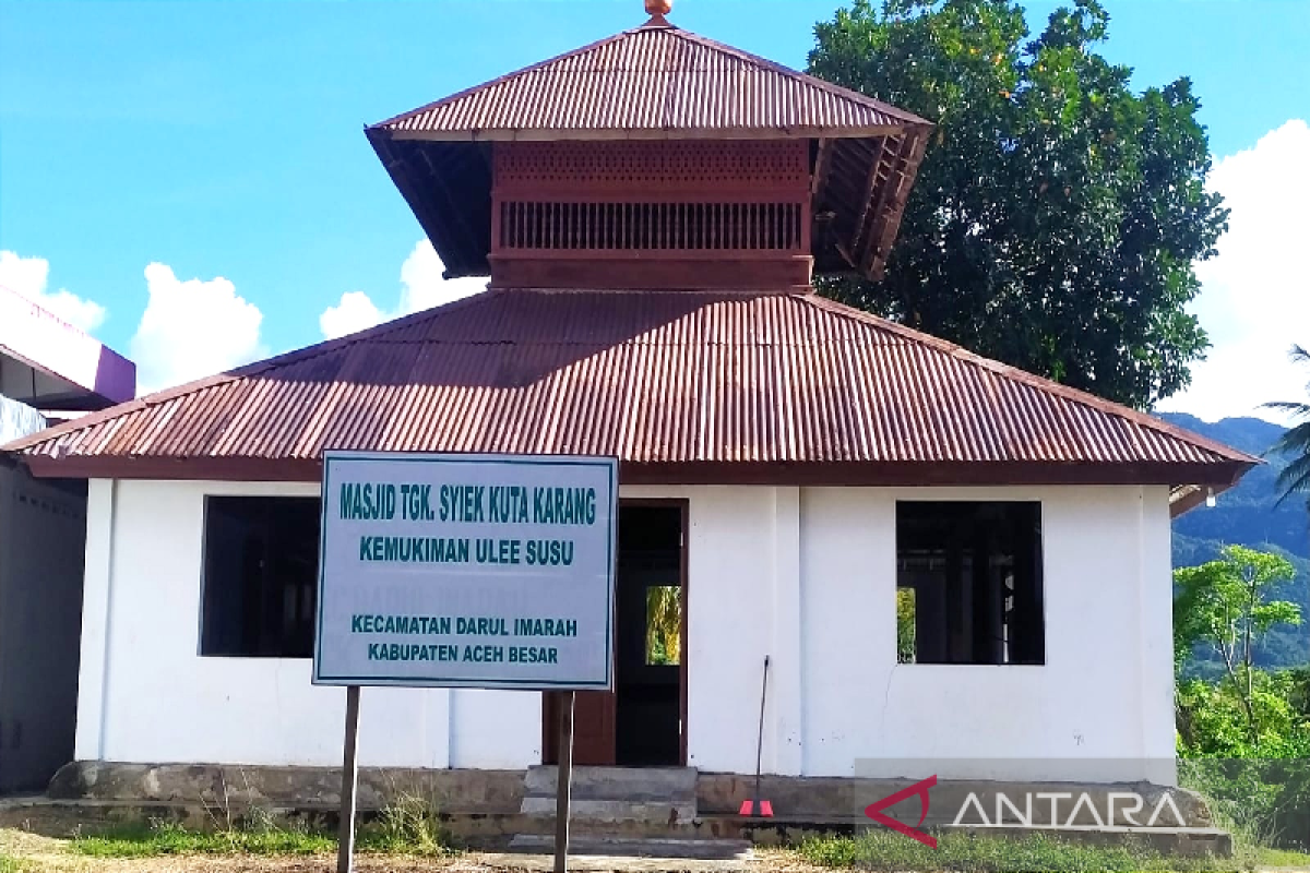 Teungku Syiek Kuta Karang Mosque, standing humbly for two centuries