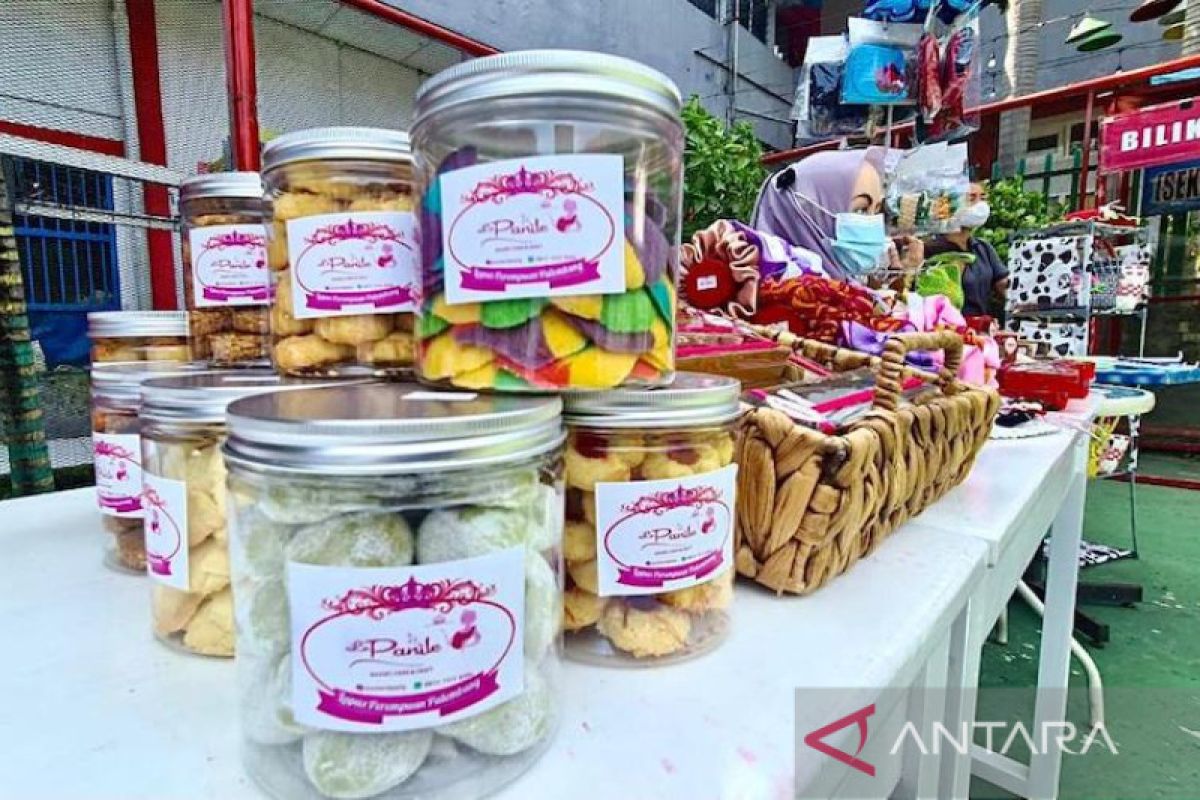 Kue Lebaran buatan warga binaan Lapas Perempuan Palembang "banjir" pesanan